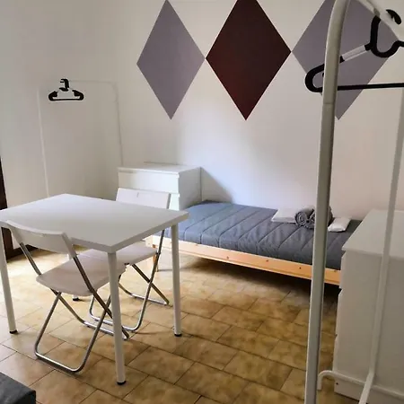 Stanze Via Barnaba Oriani * Milan
